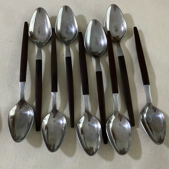 VINTAGE EKCO ETERNA CANOE MUFFIN FORGED STAINLESS JAPAN SET OF 9 TEASPOONS - Picture 1 of 10